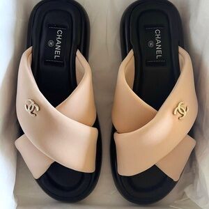 CHANEL Interlocking CC Logo Sandals